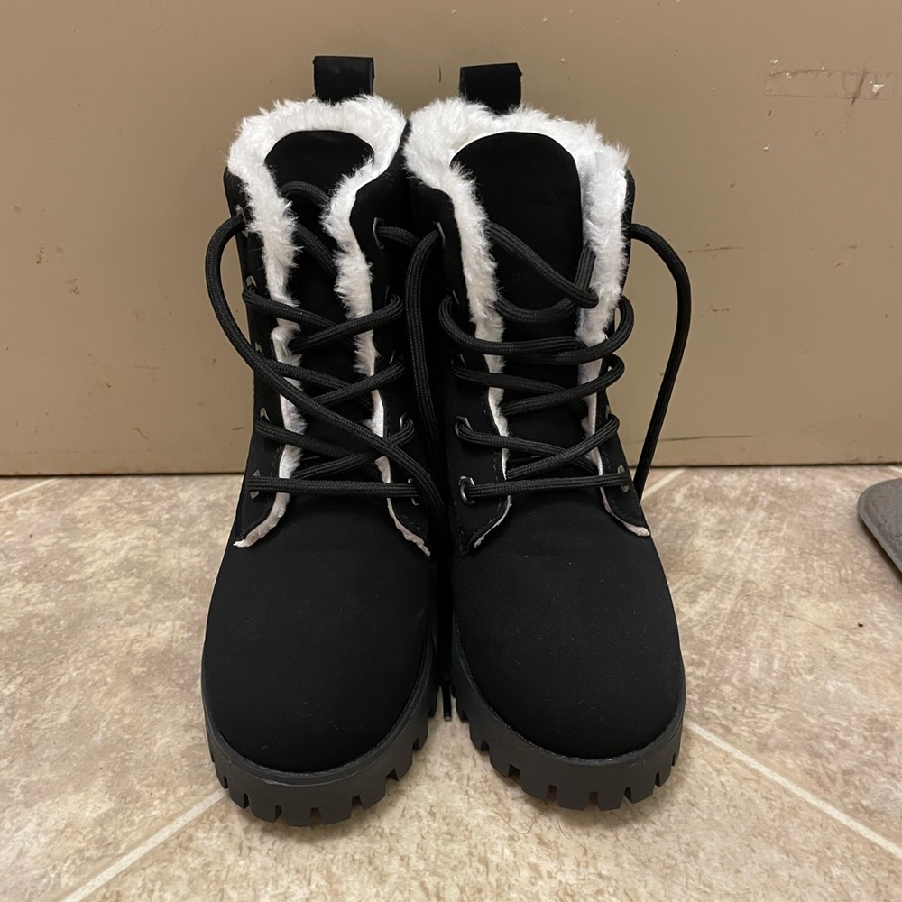 Women's Black Fur-Lined Boots